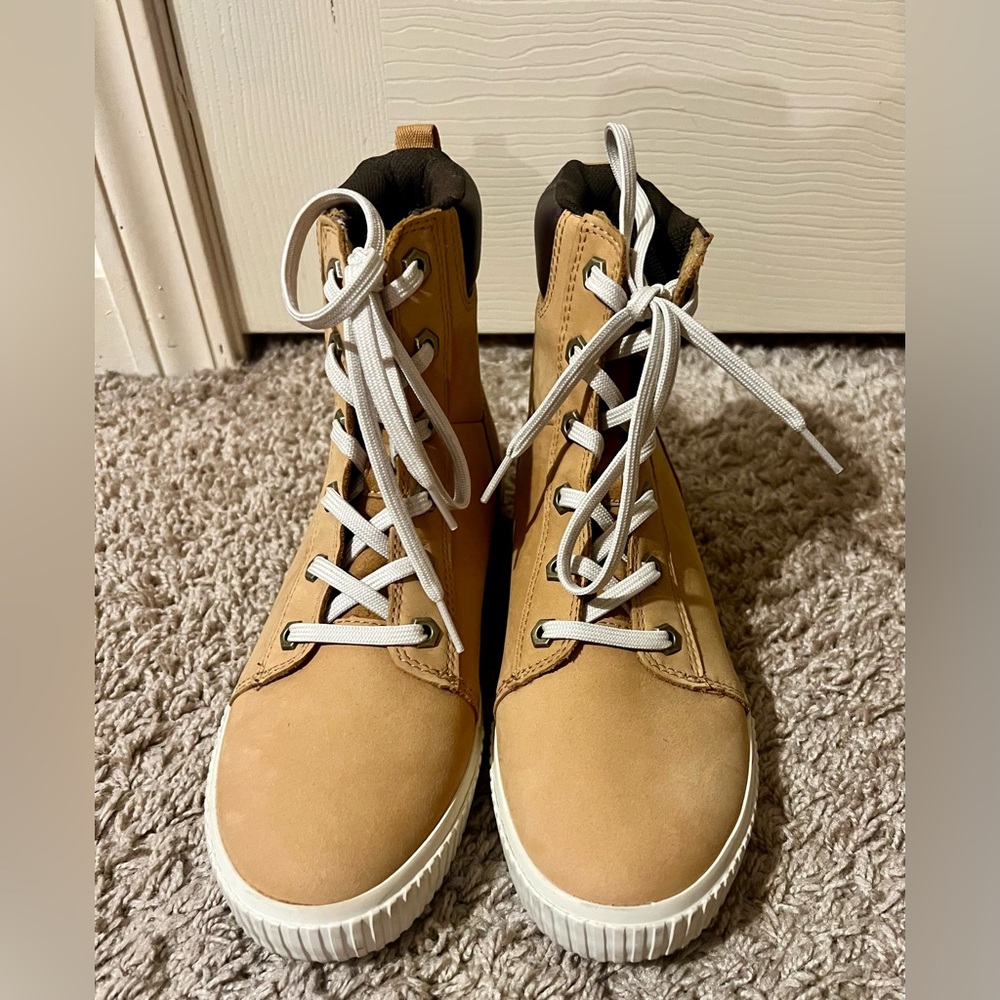 Timberland Women’s Skyla Bay 6” Hiking Boot